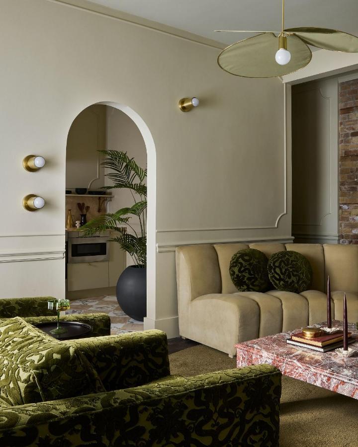 Hotel Julie Стратфорд Екстериор снимка